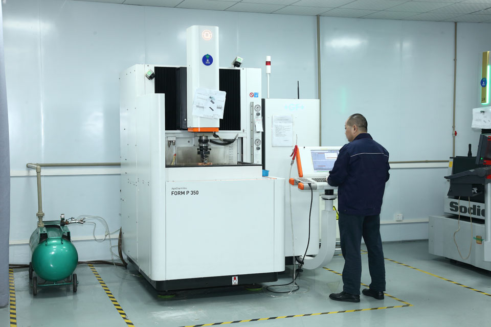 公司實(shí)力-夏米爾火花機(jī)