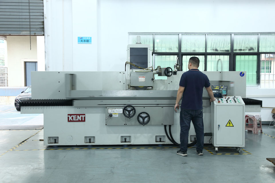 公司實(shí)力-大磨床