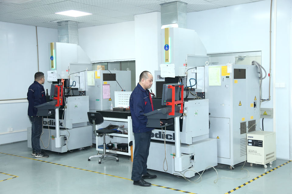 公司實(shí)力-沙迪克火花機(jī)